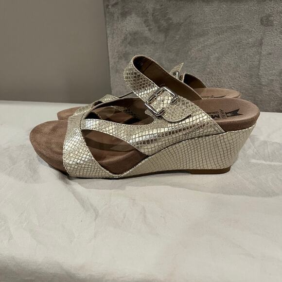 Mephisto Size 39, US 9 Silver Beatrix Wedge Sandals‎ Women's - Picture 1 of 7
